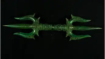 Détail des pointes du Trishula Vajra