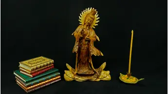 Statue bénie de Guanyin en bois de suar
