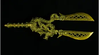Vue de face de la double lame Majapahit