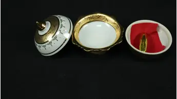 Détail de la pierre Lek Laï n°4 dans son écrin