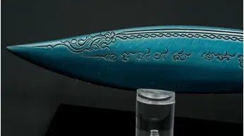 Détail de la pointe de la dague thérapeutique