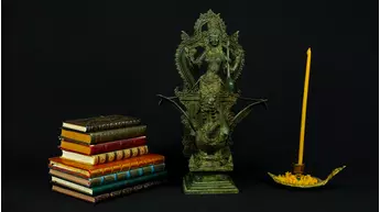 Saraswati bénie sur son cygne en laiton