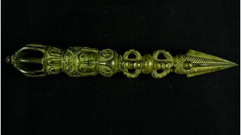 Phurba vert vu de profil