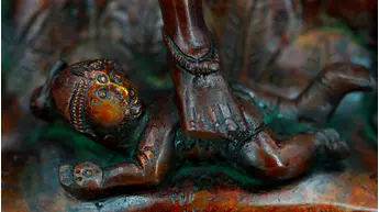 Détail du socle sculpté de Dhakshinamurti