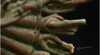 Statue bénie d’Avalokiteshvara aux 1 000 bras en laiton, détail complémentaire n°24