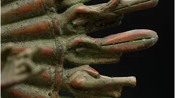 Statue bénie d’Avalokiteshvara aux 1 000 bras en laiton, détail complémentaire n°25