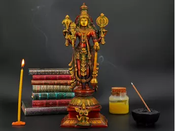 Vishnu béni debout en laiton