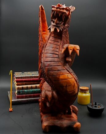 Dragon béni en bois de teck, vue de face