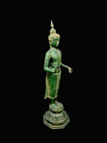 Grand Bouddha béni Lumière d’illumination, profil droit