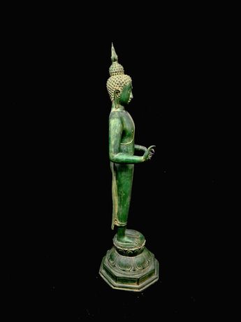 Grand Bouddha béni Lumière d’illumination, profil gauche