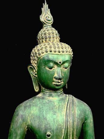 Grand Bouddha béni Lumière d’illumination en laiton patiné, détail complémentaire n°7