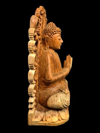 Bouddha béni de la Paix sous son arche, profil droit