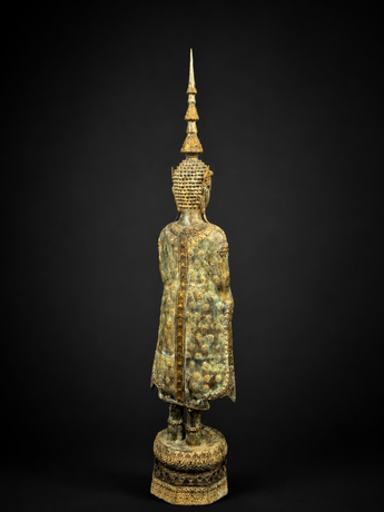 Grand Bouddha béni Bénédiction Divine, vue arrière