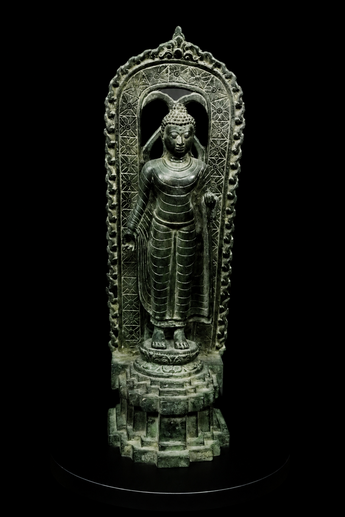 Statue bénie du Bouddha de la Protection en laiton patiné, vue de face, vue complémentaire n°2