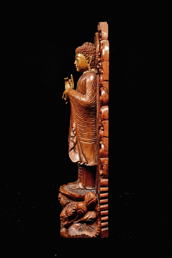 Bouddha béni de l’Enseignement Céleste, profil gauche