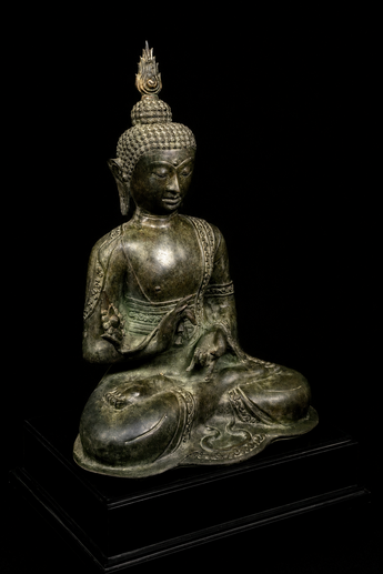 Bouddha béni de la Sagesse, profil droit