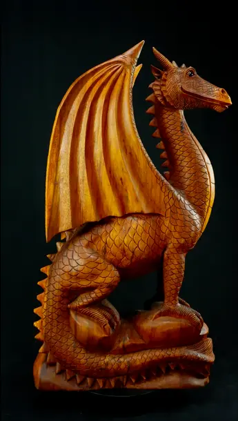 Dragon béni n°1 en bois de suar, vue de profil droit
