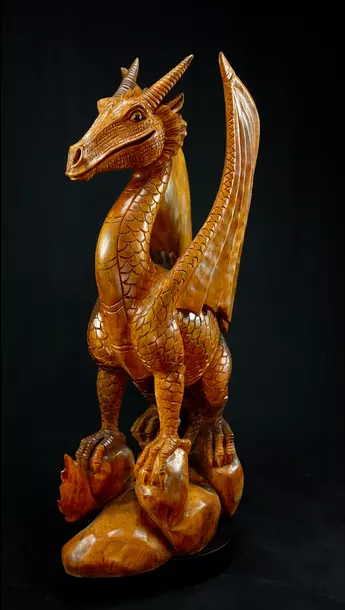 Dragon béni n°5 en bois de suar, vue de profil gauche