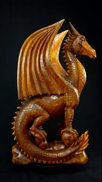 Dragon béni n°5 en bois de suar, vue de profil droit