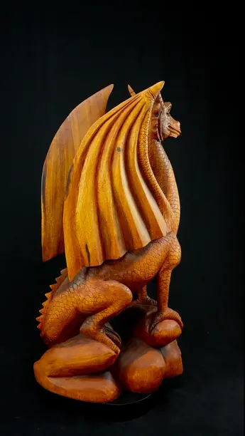 Dragon béni n°3 sculpté en bois de suar, détail complémentaire n°1