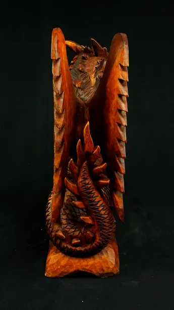Dragon béni n°2 en bois de suar, vue latérale