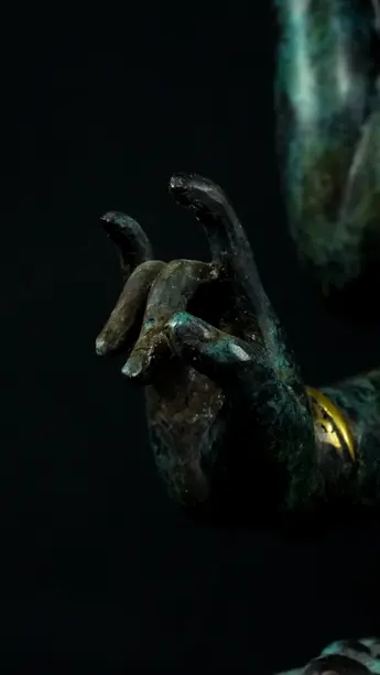 Statue bénie de Brahma en laiton réalisée à la cire perdue, détail complémentaire n°13