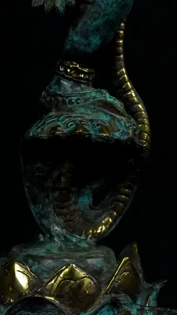 Statue sacrée bénie – Lakshmi n°1, détail sculpté n°17
