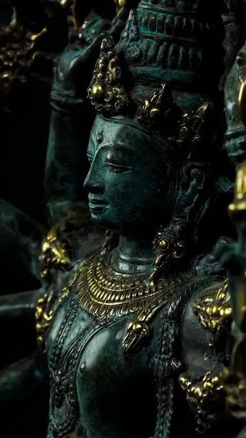 Statue sacrée bénie – Lakshmi n°1, détail sculpté n°2