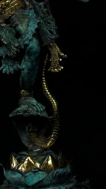 Statue sacrée bénie – Lakshmi n°2, détail sculpté n°12