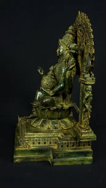 Statue bénie de Guanyin n°1 en laiton, profil gauche