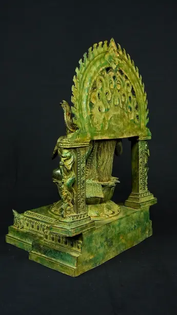 Statue bénie de Guanyin n°4 en laiton, détail complémentaire n°2
