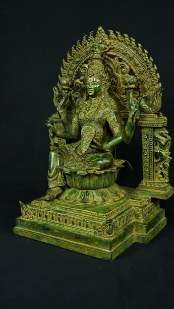 Statue bénie de Guanyin n°4 en laiton, détail complémentaire n°5