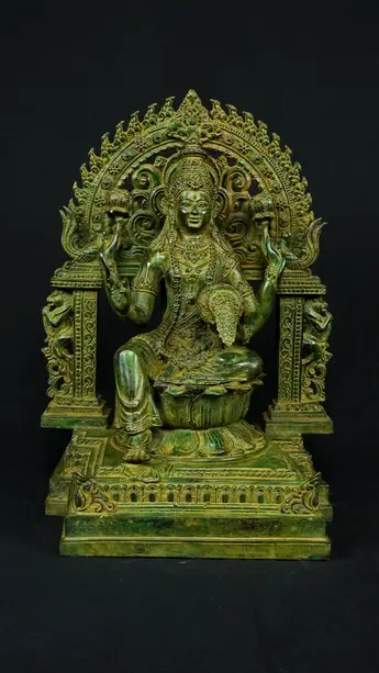 Statue bénie de Guanyin n°4 en laiton, détail complémentaire n°7