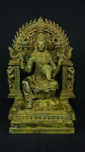 Statue bénie de Guanyin n°3 en laiton, vue de face