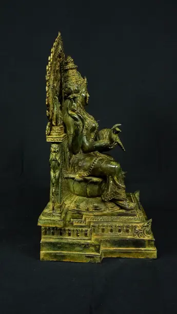 Statue bénie de Guanyin n°3 en laiton, profil droit