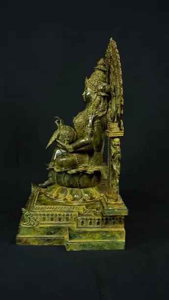 Statue bénie de Guanyin n°3 en laiton, profil gauche
