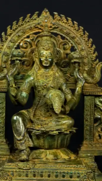 Statue bénie de Guanyin n°3 en laiton, détail complémentaire n°1
