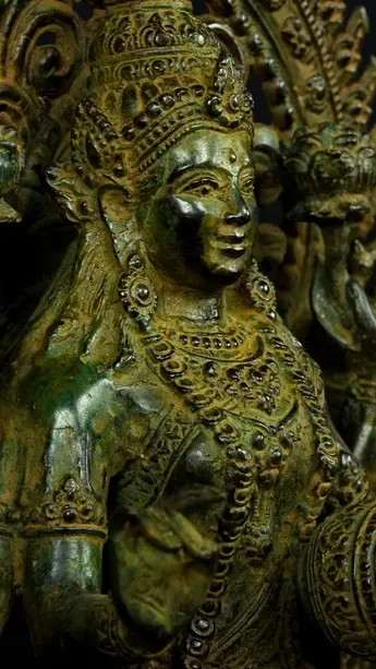 Statue bénie de Guanyin n°3 en laiton, détail complémentaire n°10