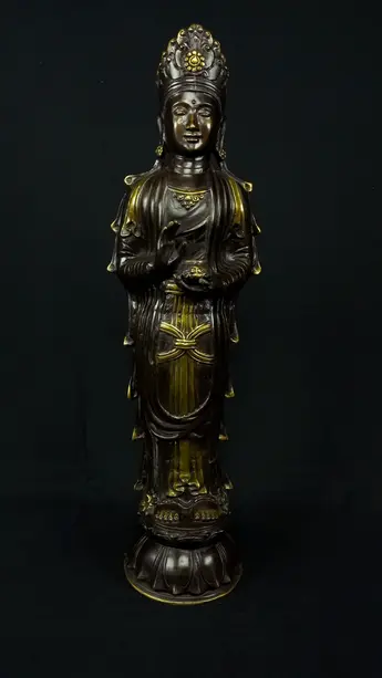 Statue bénie du prêtre sacré en laiton, vue de face