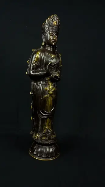 Statue bénie de prêtre sacré en laiton, vue complémentaire n°3
