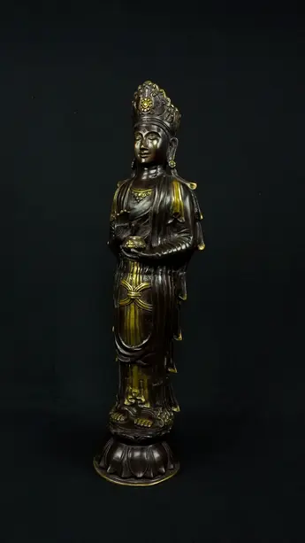 Statue bénie de prêtre sacré en laiton, détail complémentaire n°2