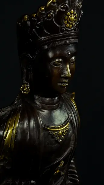 Statue bénie de prêtre sacré en laiton, détail complémentaire n°7