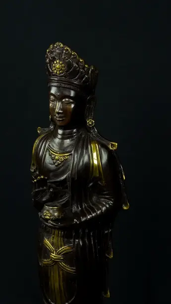 Statue bénie de prêtre sacré en laiton, détail complémentaire n°8