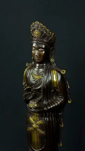 Statue bénie de prêtre sacré en laiton, détail complémentaire n°9