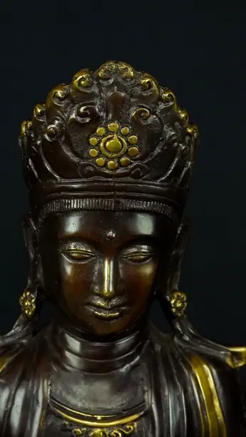 Statue bénie de prêtre sacré en laiton, détail complémentaire n°10