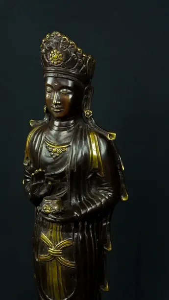 Statue bénie de prêtre sacré en laiton, détail complémentaire n°13