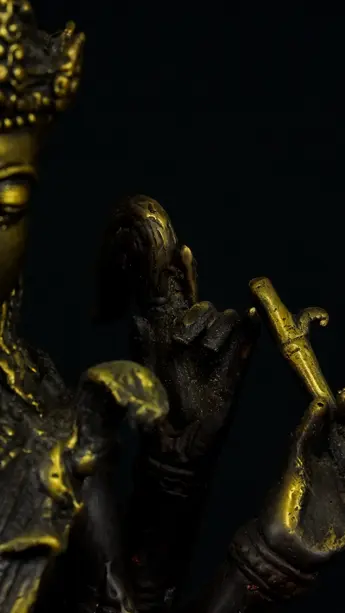 Détail d’une main de Shiva indonésien