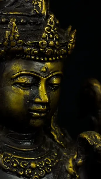 Statue sacrée bénie – Shiva indonésien à six bras – 66 cm, détail sculpté n°13