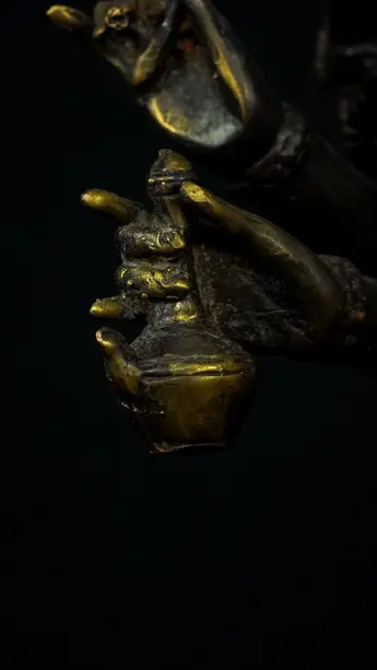 Statue sacrée bénie – Shiva indonésien à six bras – 66 cm, détail sculpté n°15
