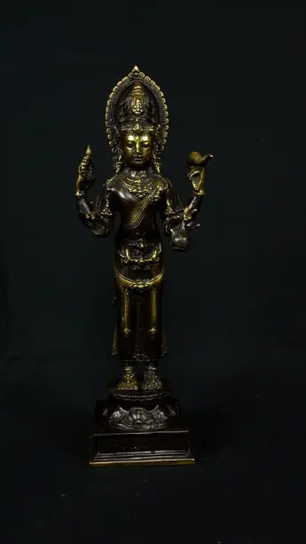Gardien sacré de la sagesse, vue de face